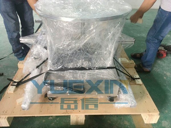 我司为发货机器打木架